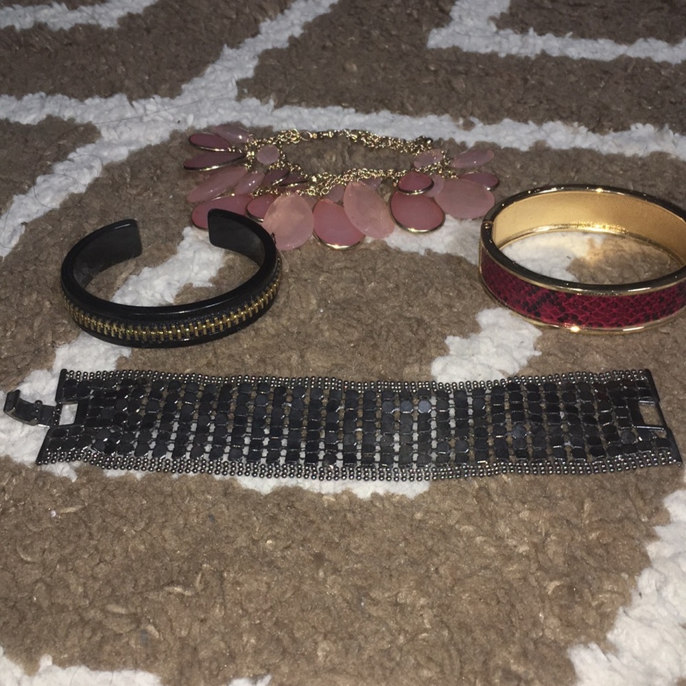 4 Bracelets